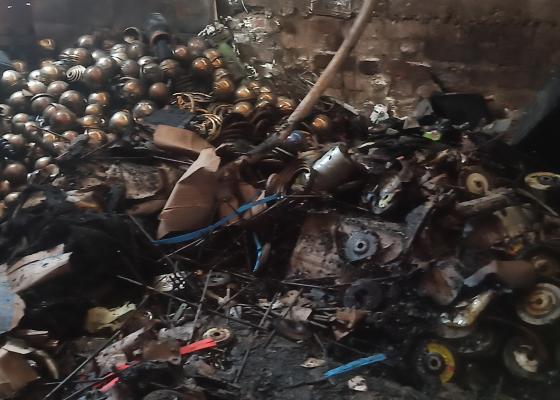 मिर्चैयामा हार्ड वेयर पसलमा आगलागी, २५ लाखभन्दा बढीको क्षति