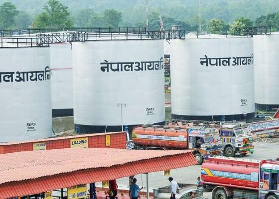 पेट्रोलमा २ र डिजेल र मट्टितेल एक एक रुपैयाँ मूल्य बढ्यो