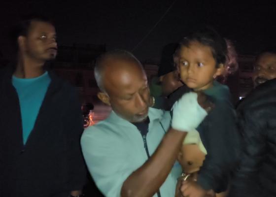 मिर्चैयामा ढलमा खसेको बच्चा स्थानीयद्वारा सकुशल उद्धार 