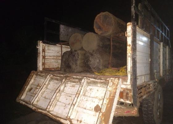 रातको समयमा लालबकैया खोलाबाट काठ तस्करीको प्रयास, २७ क्युबिक फिट साल बरामद रातको समयमा लालबकैया खोलाबाट काठ तस्करीको प्रयास, २७ क्युबिक फिट साल बरामद
